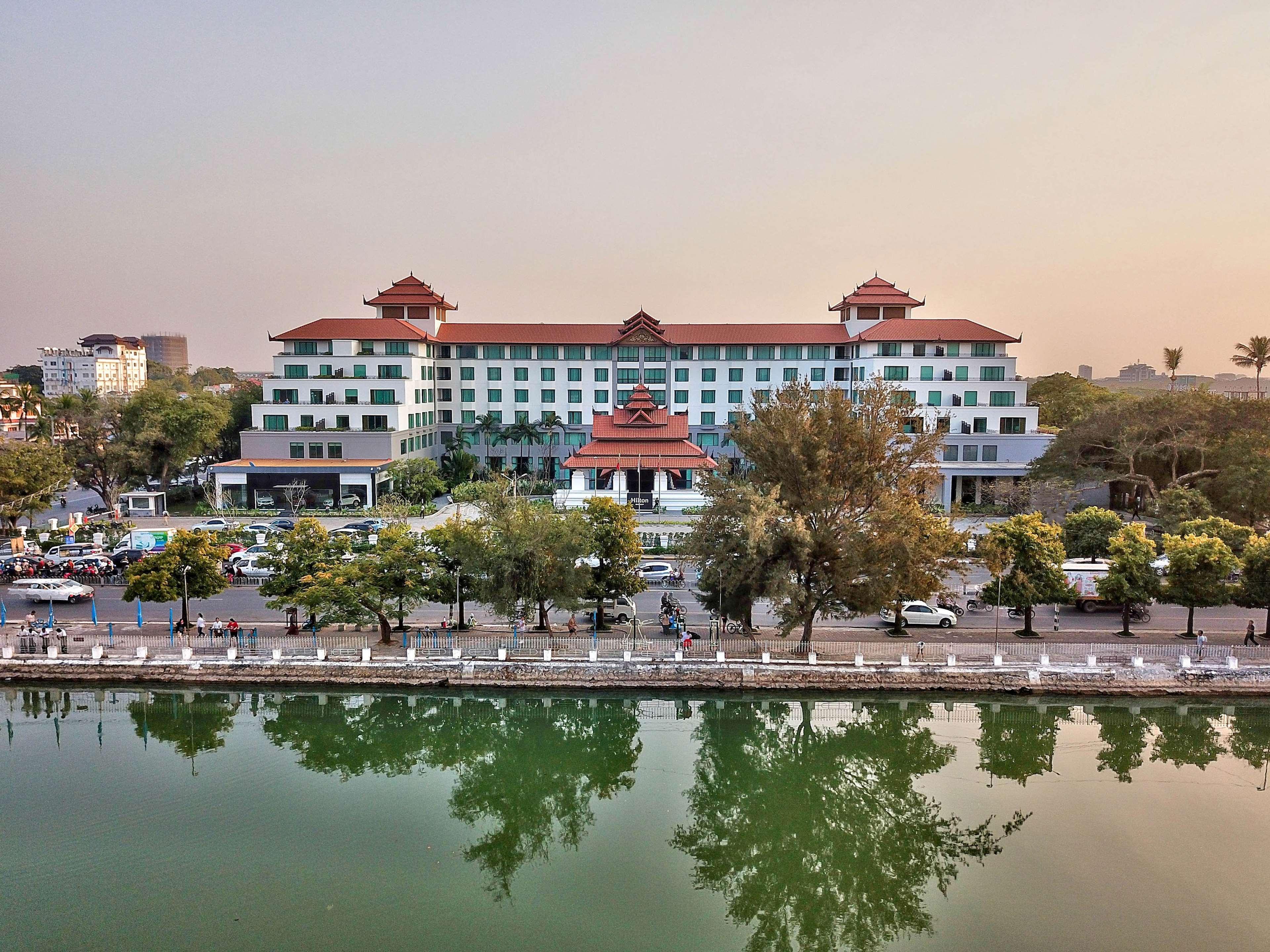 Hilton 4* Mandalay
